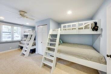 Lakefront Edgerton Cottage W/ Deck & Grill!