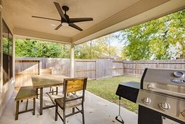 קוטג'' Montgomery Home W/ Patio & Grill: Near Lake Conroe