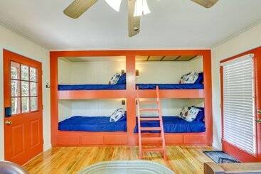 بيت ريفى Cozy Oden Oasis W/ On Site Fishing Creek & Deck!