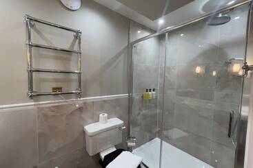 מלון דירות Old Town House By Ezestays, In The Heart Of The Old Town Margate