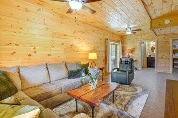 茅舍 Rustic Laurelville Cabin W/ Hot Tub & Sauna!