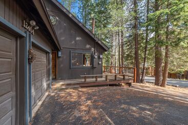 コテージ Tahoe Donner Cabin In The Woods By Sierra Getaways