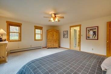 کلبه West Dover Family Home W/ Game Room & Home Theater