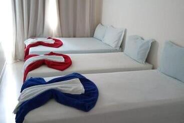 旅馆 Pousada Rekinty