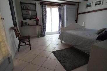 مبيت وإفطار Las Cafourques Chambre D Hotes