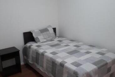 מלון דירות Hostal Alessandri