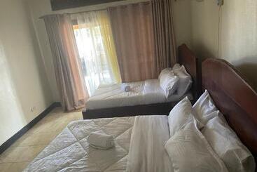 7 Days Hotel On Un Base