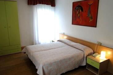 Отель Albergo Dolomiti