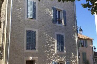 ペンション Au Puits De La Fontaine