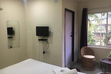 Bed and Breakfast Kareng Ii