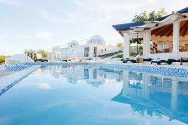 בית מלון כפרי Don Bululo Camping Lodge