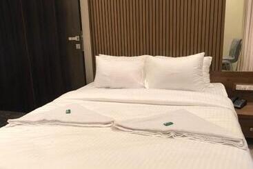 호텔 Sharan Residency