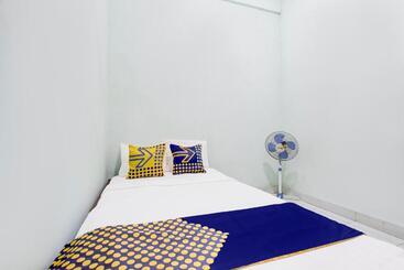 호텔 Spot On 93606 Juan Kostel 3