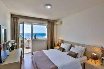 پانسیون Villa Vanty