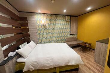 فندق Firstwood 大栄店