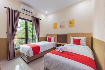 فندق Reddoorz Plus @ La Asiana Guest House