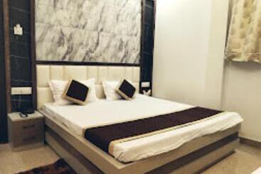 酒店 The Shree Jee Palace , Mirzapur