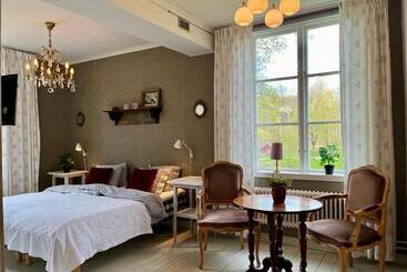 Lidhem Herrgård. Bed & Breakfast Och Mindre Lägenheter