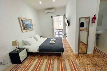 هتل آپارتمان San Francisco Studios Valletta
