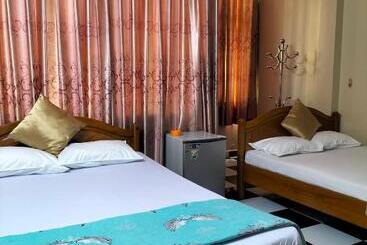 هتل Khách Sạn Hồng đào