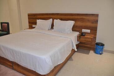 酒店 Royal Heritage Resort Pilibhit