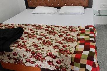 ペンション Shri Radhe Shyam Sadan