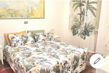 פנסיון Sweet Home