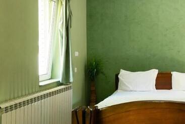 هتل /restaurant Villa Natyra