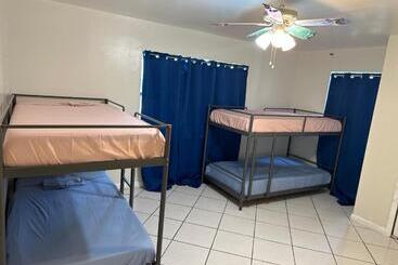 הוסטל Hospedaje North Miami