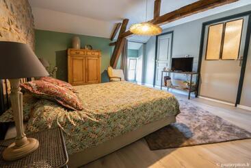 민박 La Marbaisienne