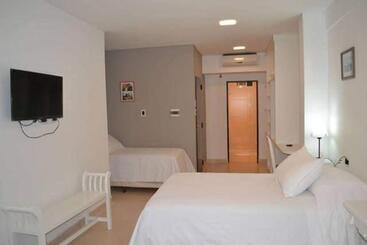 Hotel Costanera Goya Apart &