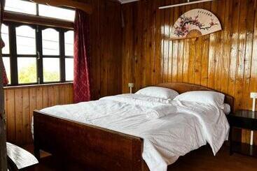 ホテル Yankee Village Retreat, Rishop