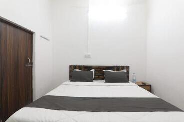 펜션 Chitraa Guest House