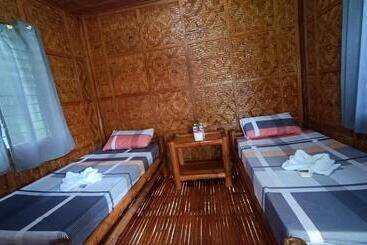 Bed and Breakfast Loony Cafe