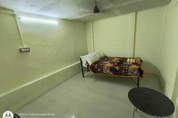 فنادق الكبسولة Kgp Farm Stay