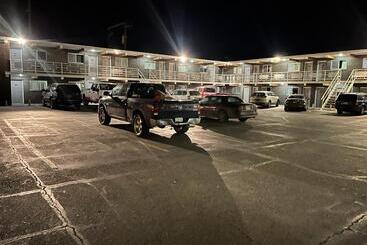 فندق Tomahawk Motor Lodge