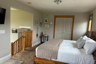 Panzió Tides Inn Guest Suites