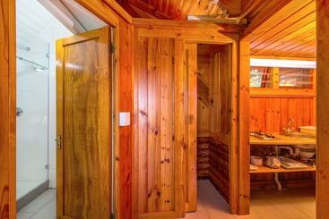 Abalone Lodges