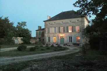 ベッドアンドブレックファースト Le Dojo Du Plessis