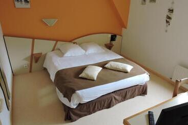 ホテル Hôtel Les Vignes Rouges