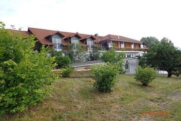 Отель Leo S Ruh