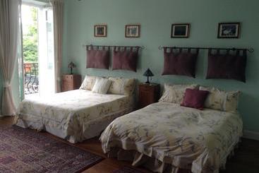 La Maison De La Riviere B&b