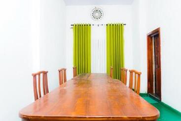 Bed and Breakfast V6 Nest