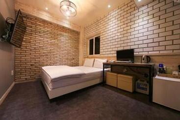 בית מלון כפרי B Bas