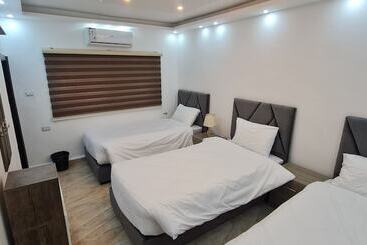 هتل Nabateans Home