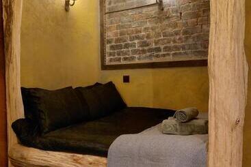 پانسیون A Little Bit Of Magic   Witchcraft