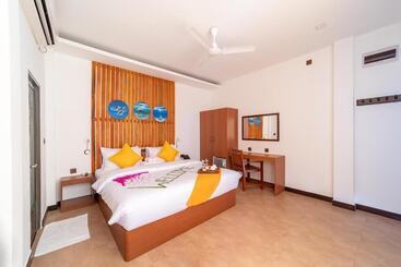 膳宿费 Beach Stone