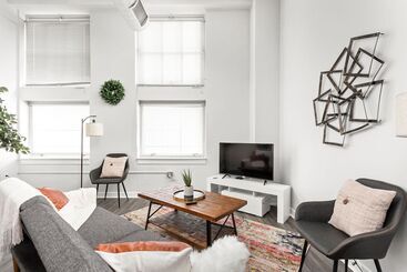 2br/2ba In The Block Apartment By Cozysuites