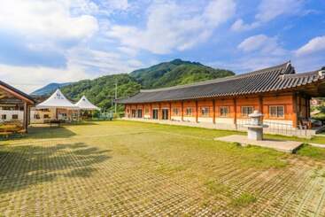 Danyang Hail Handmi Hanok Pension
