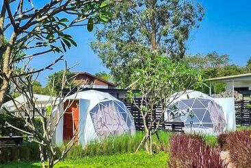 هتل Glamping Hill Khaoyai